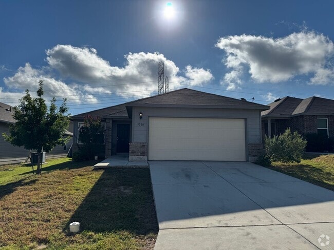 Building Photo - CUTE ONE STORY HOME FEATURING 3 BEDROOMS /...