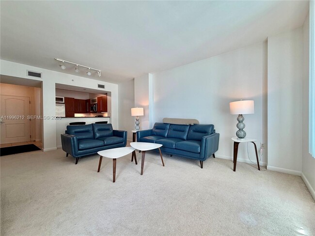 Building Photo - 7350 SW 89th St Unit 711S