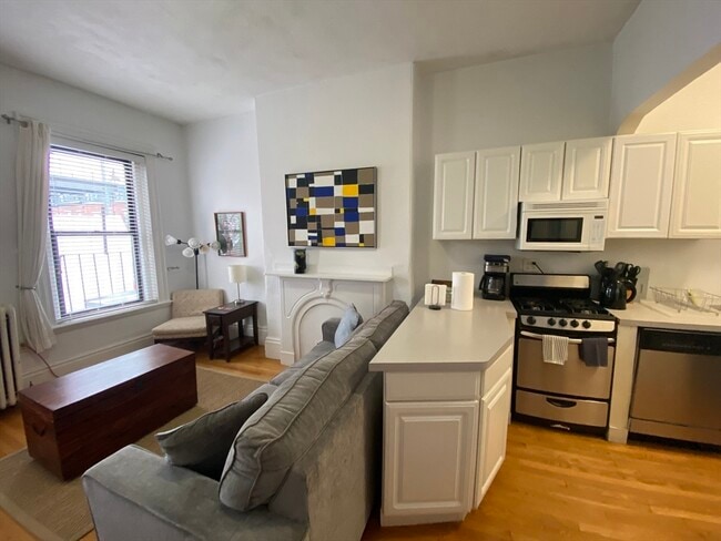 Building Photo - 670 Tremont St Unit 6R