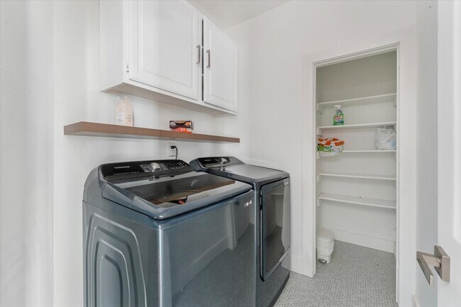 Photo - 8405 Greenspoint Dr