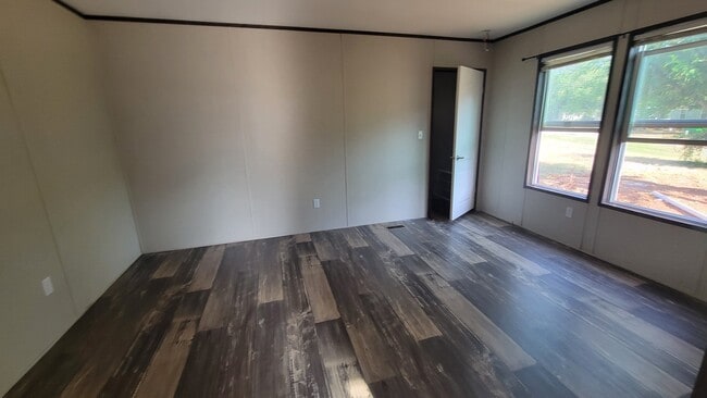 Photo - 5527 Lake View Dr