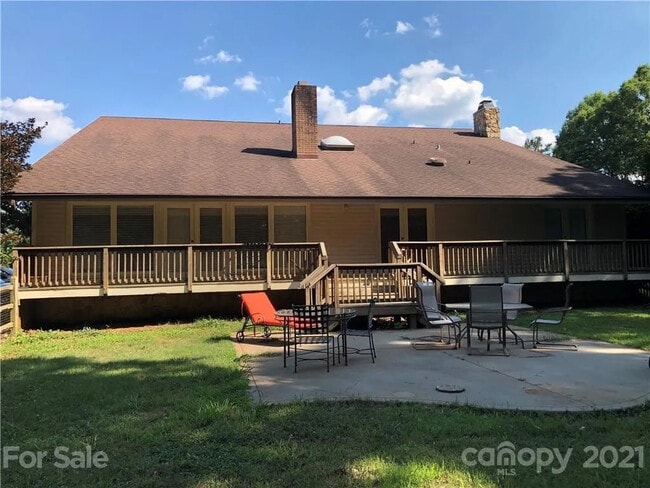 Photo - Room in House on Ranson Rd