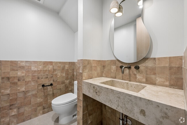 4BR, 4BA - 2979SF - Half Bathroom