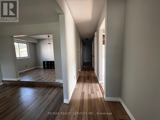 Photo - 17 Renny Crescent