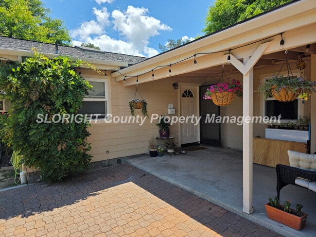 Building Photo - AVAILABLE NOW - 2 Bed/ 1 Bath Atascadero Home