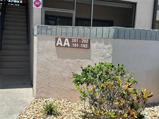 19505 Quesada Ave Unidad AA201
