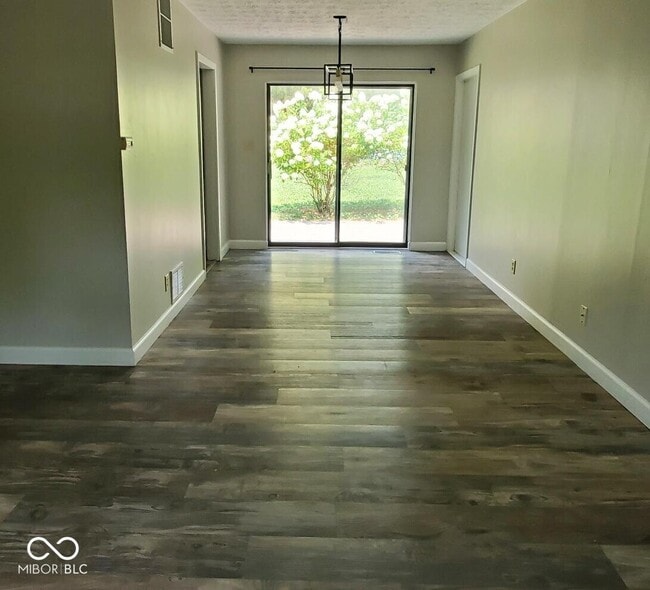 Photo - 372 Redbud Pl