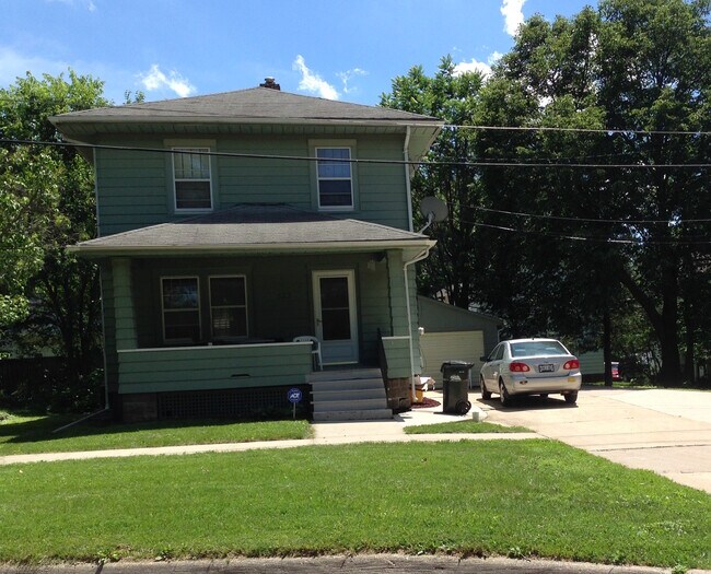 Houses for Rent Near University of Iowa Student Housing University