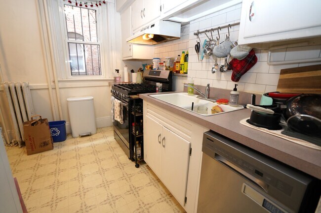 Photo - 33 Dwight St