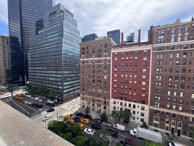 Building Photo - 80 Park Ave Unit 11N