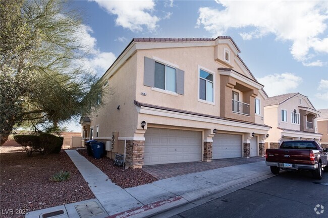 Building Photo - 6624 Lavender Lilly Ln Unit 3 Rental