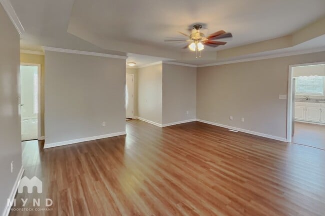 450 Loveless Rd