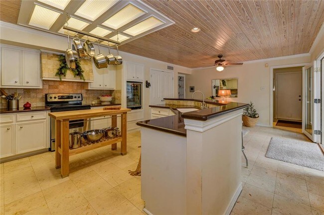 Photo - 4840 Twin Valley Dr