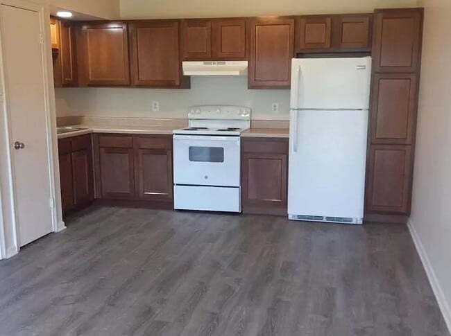Building Photo - Maplewood Manor Rental