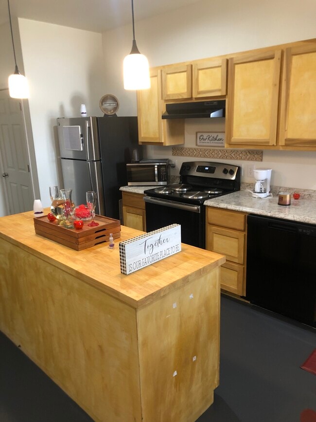 Photo - 22416 Matins Ln