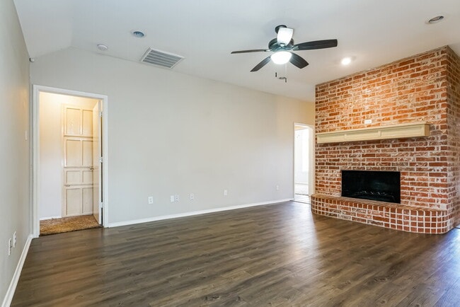 Photo - 216 Edson Ave