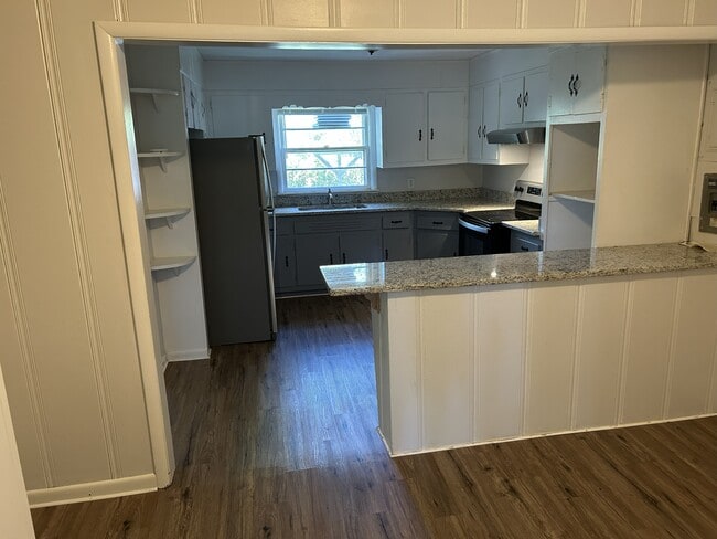 Photo - 611 9th St NW