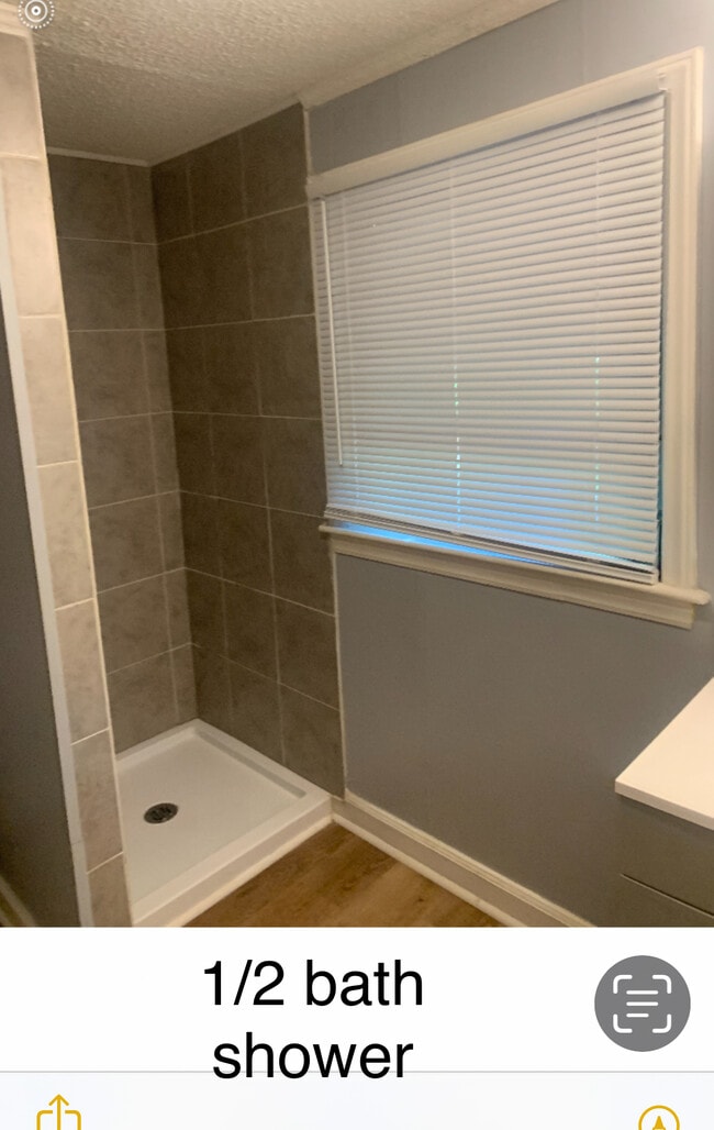 1/2 bath - 707 Salisbury St