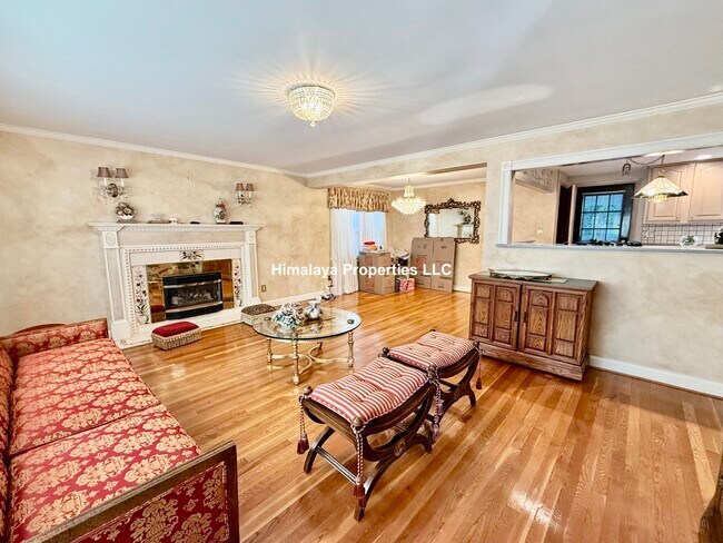 28 Maplewood St Unit 1