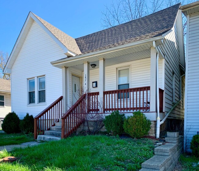 Building Photo - 3 BED home with rear patio available AUGUST!