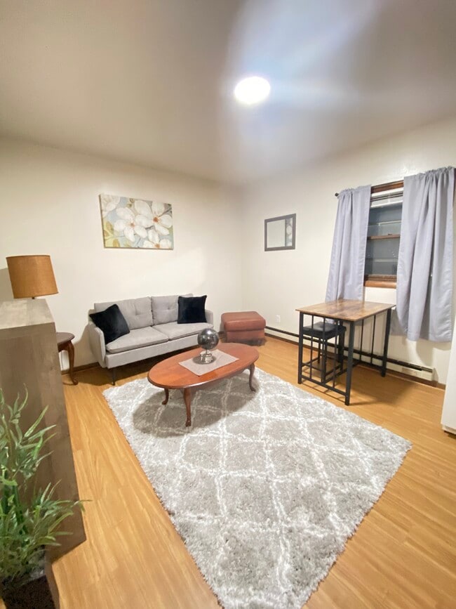 Photo - 192 Grand Ave Unidad 2R