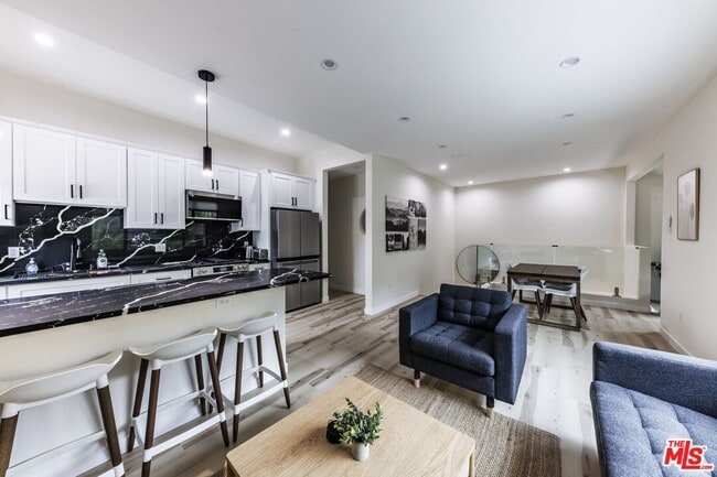 Photo - 9024 Phyllis Ave