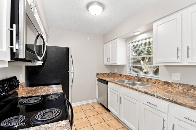 Photo - 6069 Anglia Dr