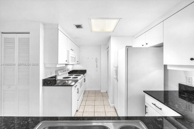 Photo - 701 Brickell Key Blvd Unidad 1911