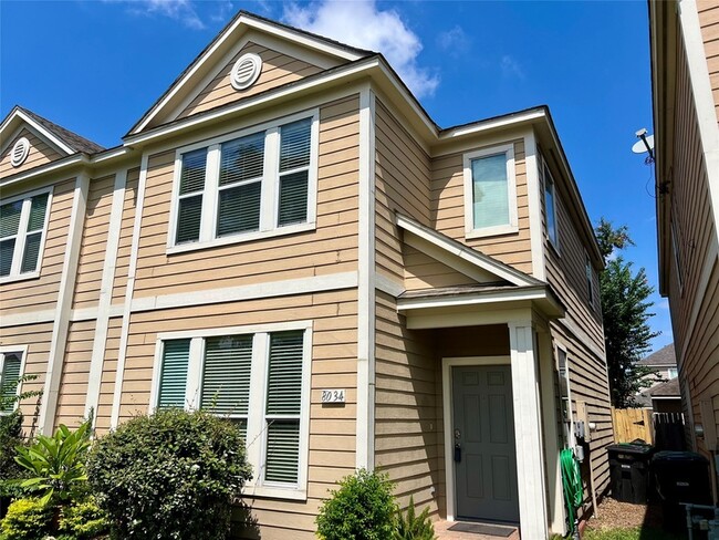 Building Photo - 8034 Grow Ln