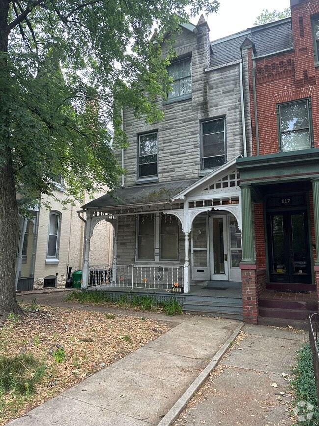 Building Photo - 819 N 5th St Unit Second Floor Rental