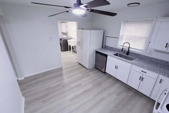 Photo - 1190 Hazel St