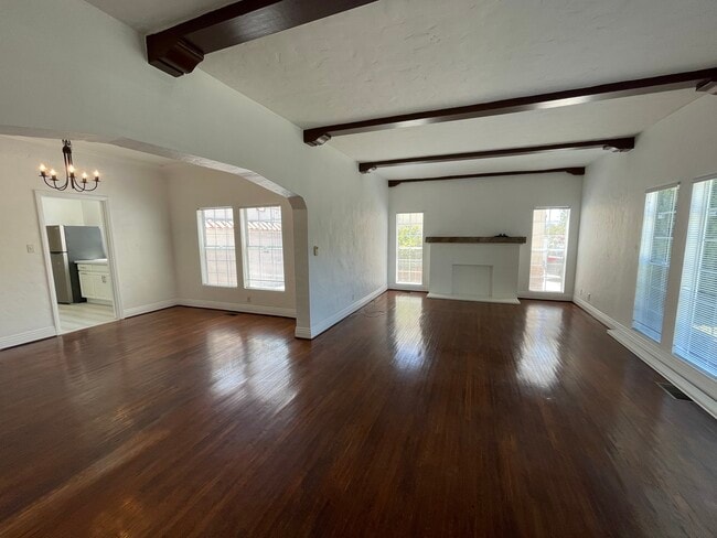 Photo - 1602 S Stanley Ave Unidad 1600