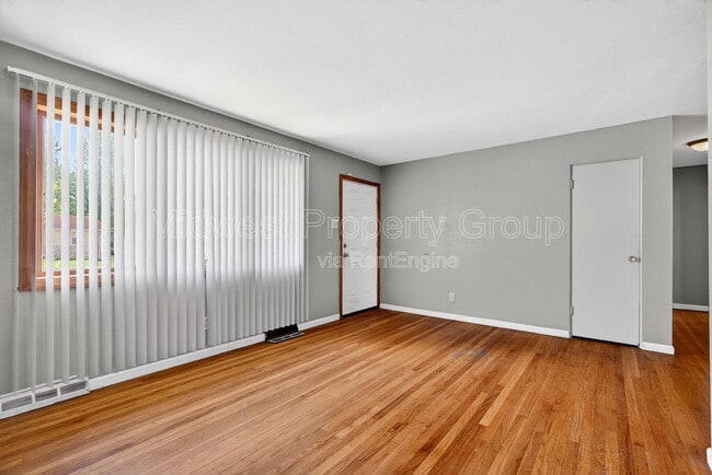 Photo - 515 Topaz Ave