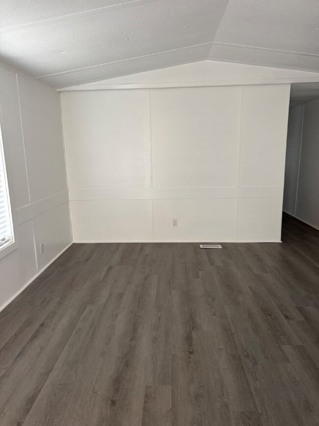 Photo - 40 Friendly Cir