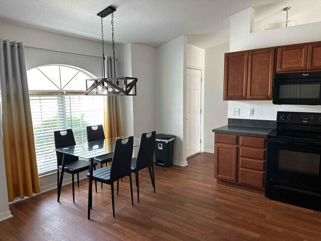 Photo - 937 Highland Meadows St