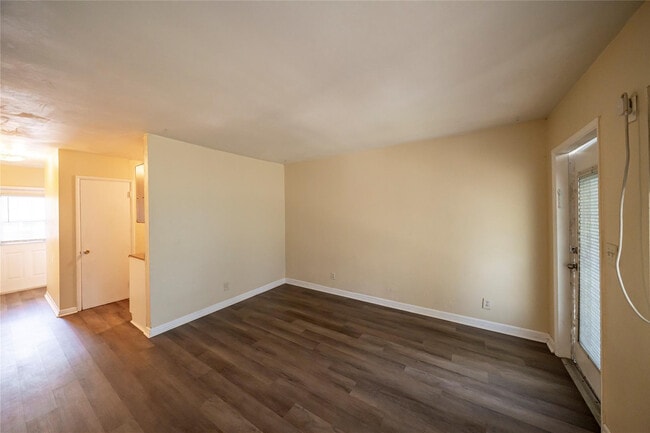 Photo - 420 NE 1st Ave. Unit 2