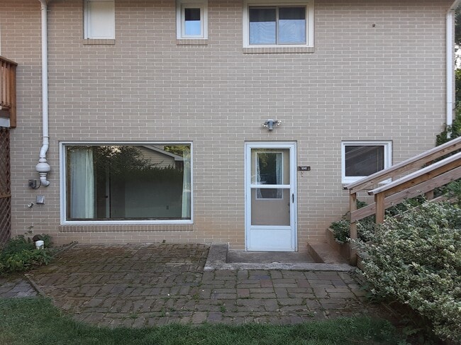 Entrance - 104 E Clearview Ave Unit 104