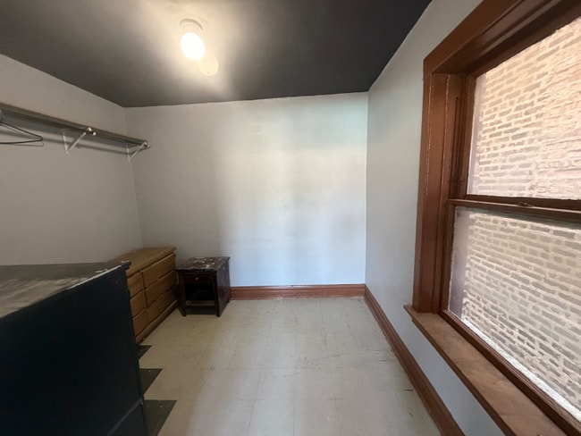 Photo - 2457 S Washtenaw Ave. Unidad 2S