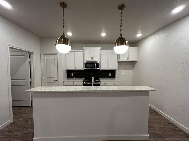 Photo - 10921 Abbeville Ave