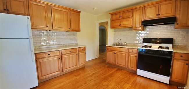 Photo - 85 Hutchinson Ave Apartment Unit C