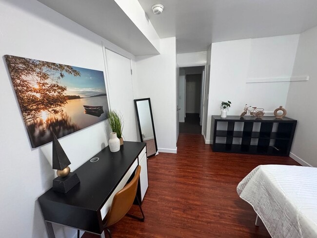 Photo - Spacious Private Furnished Room Downtown Salt Lake Amazing location Unit 8 - 8B