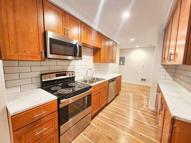 Building Photo - Fully Remodeled: 5 min Walk to Annapolis Foot Ferry