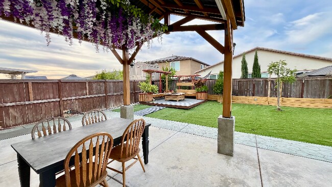 Photo - 8809 Polka Way