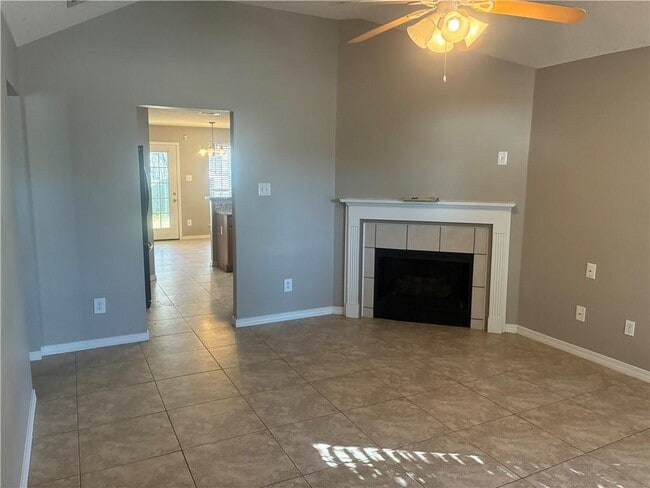 Photo - 611 Westchase Ct S