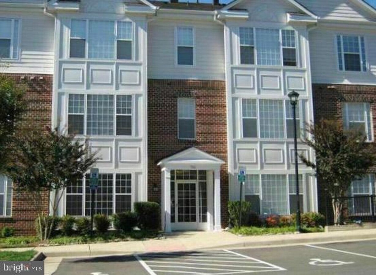 CITY OF FREDERICKSBURG CONDO FOR RENT - CITY OF FREDERICKSBURG CONDO FOR RENT Unidad 207