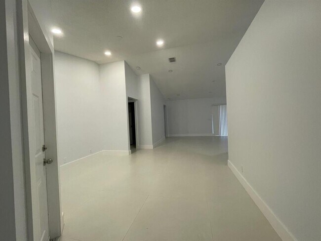 1630 Zenith Way