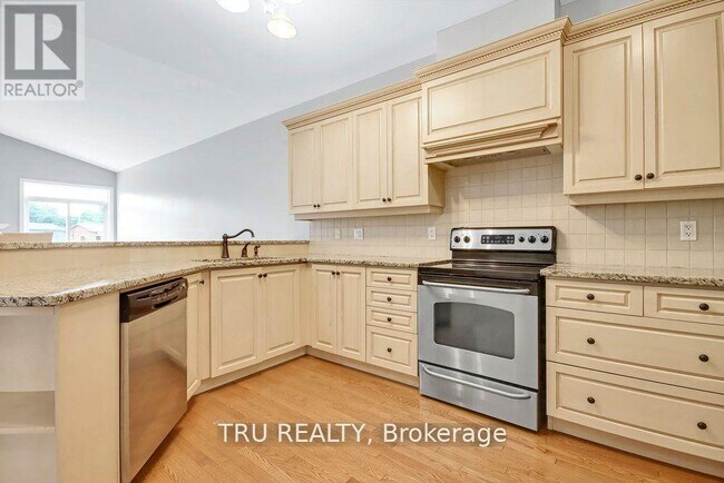 Photo - 108 Villageview Private