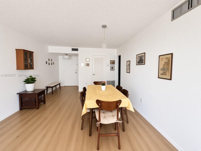 Photo - 1470 NE 125th Terrace Unidad 407