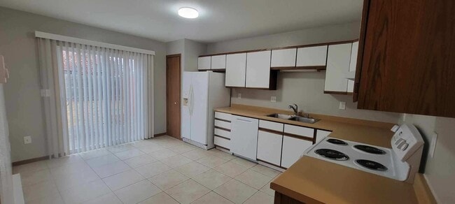 Photo - 1209 Pine Crest Ave