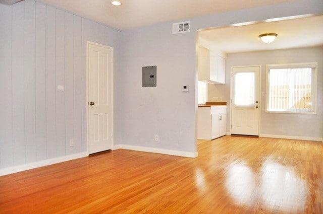 Photo - 321 Cameron Pl